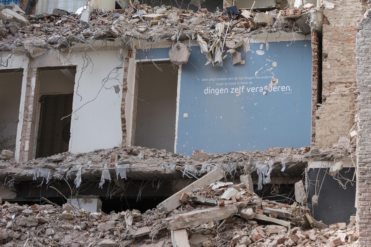 最新違章建筑拆除規(guī)定及其社會影響分析