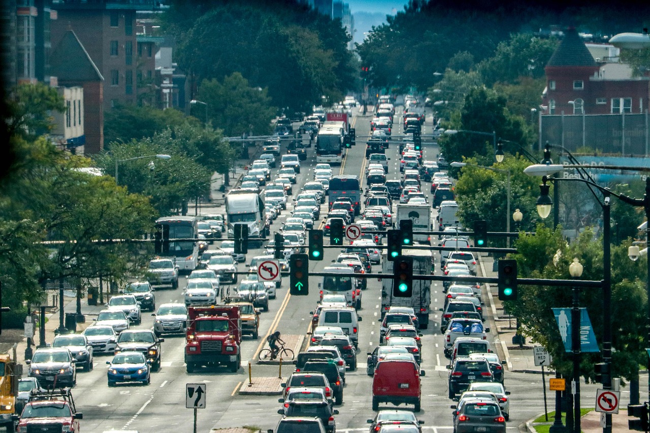 中國(guó)人壽的資本市場(chǎng)之路，解析其上市地點(diǎn)及全面歷程