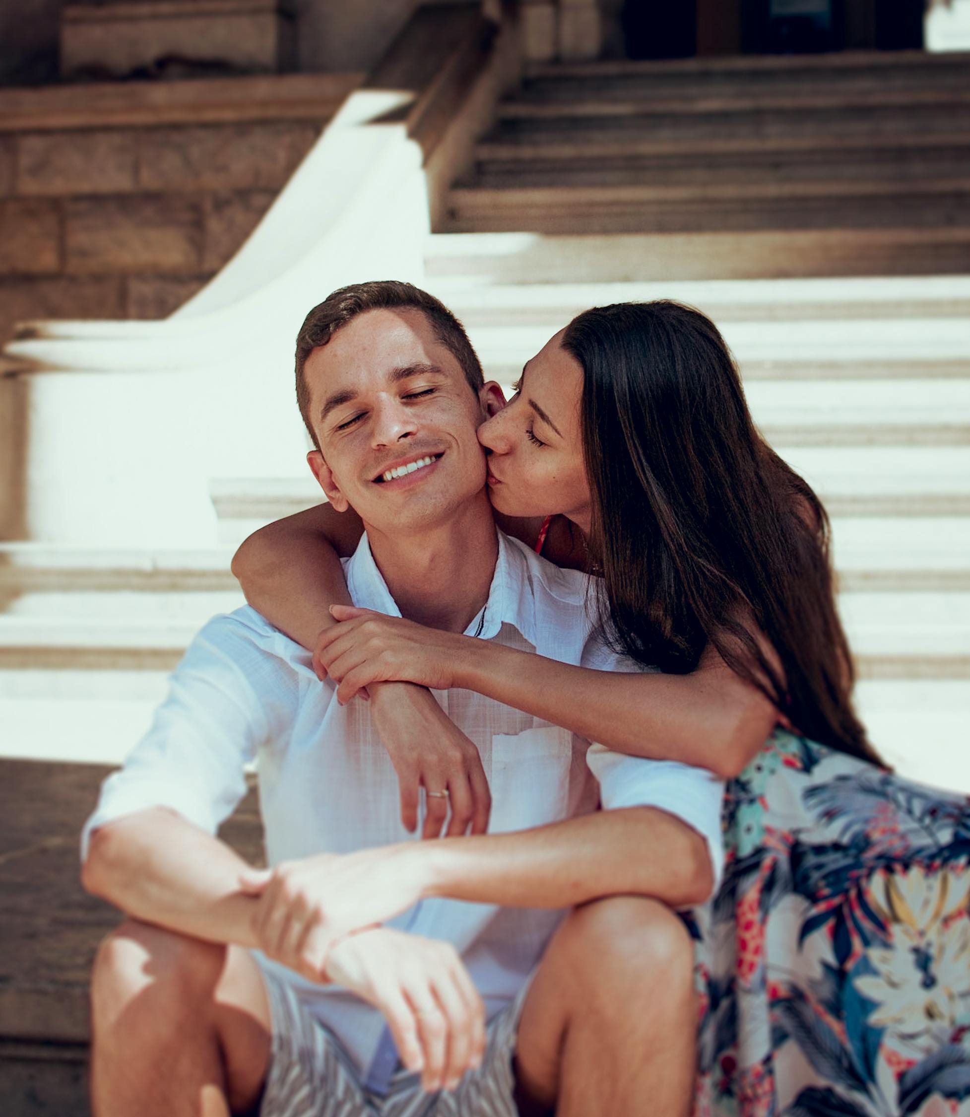 公眾視角下的娛樂焦點，明星接吻視頻熱議