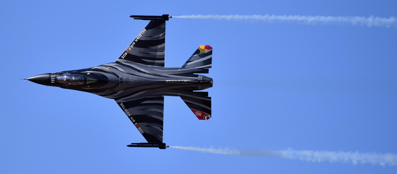 中國最新戰(zhàn)斗機，天際翱翔的空中力量