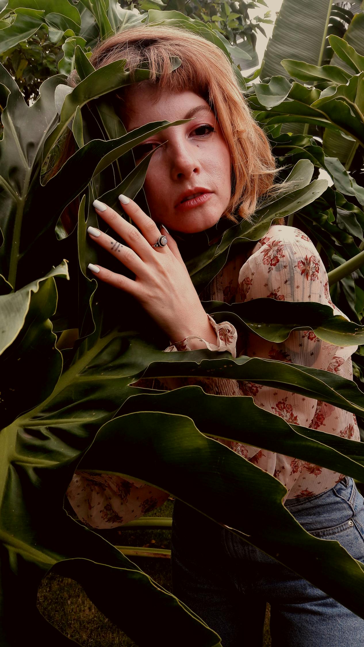 ?；劳刃聞討B(tài)，青春魅力的獨特展現(xiàn)