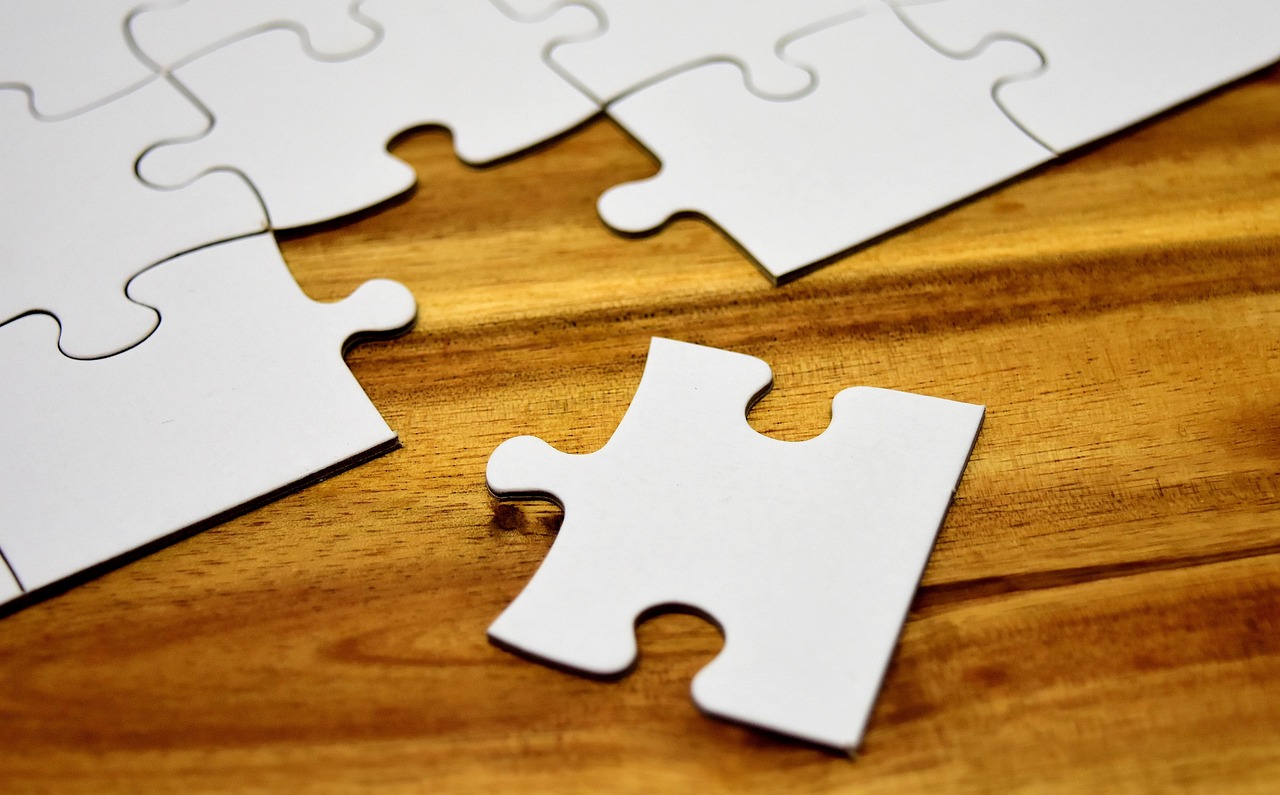 股票基金與股票的區(qū)別，投資理念與操作策略深度解析